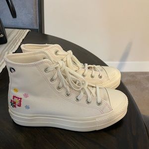 Summer edition converse